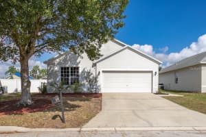 547 Madina Cir, DAVENPORT