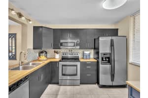 8592 SUNRISE BOULEVARD, PLANTATION, FL 33322 - MLS#MFRO6283994