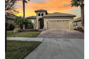 1304 SEA PINES WAY, DAVENPORT, FL 33896 Sold 04/07/25