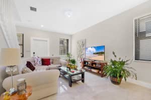 1543 29TH STREET, FORT LAUDERDALE, FL 33315 Sold 04/16/25