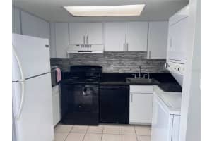 6046 VILLAGE CIRCLE, ORLANDO, FL 32822 Sold 05/21/25