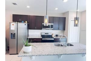 137 Willow Dr, KISSIMMEE