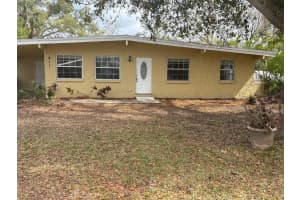 411 Shore Dr E, OLDSMAR