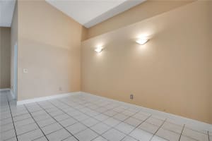 7622 HAMPSHIRE GARDEN PLACE, APOLLO BEACH, FL 33572 Sold 08/27/25
