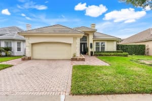 10819 WOODCHASE CIRCLE, ORLANDO, FL 32836 Sold 04/30/25