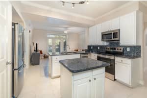 911 ORANGE AVENUE, ORLANDO, FL 32801 Sold 05/15/25