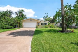 1810 NEW HAMPSHIRE AVENUE, ST PETERSBURG, FL 33703 - MLS#MFRO6286868