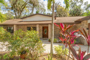 570 ACACIA AVENUE, MELBOURNE, FL 32904 Sold 05/28/25