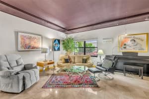 535 INTERLACHEN AVENUE, WINTER PARK, FL 32789 Sold 08/22/25