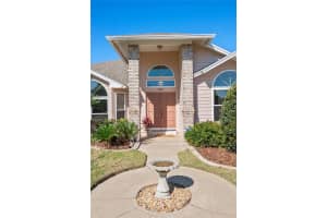 907 ALMOND TREE CIRCLE, ORLANDO, FL 32835 Sold 05/21/25