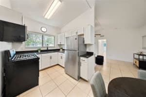 305 HOPE CIRCLE, ORLANDO, FL 32811 Sold 06/13/25