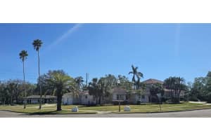 515 SNELL ISLE BOULEVARD, ST PETERSBURG, FL 33704 Sold 12/01/25