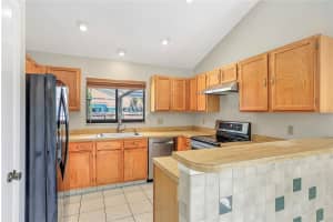 1072 WEAVER DRIVE, OVIEDO, FL 32765 Sold 05/16/25