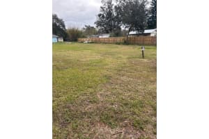 293 Newcomb St, NEW SMYRNA BEACH