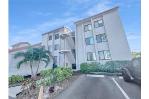 557 Pinellas Bayway S #111, ST PETERSBURG