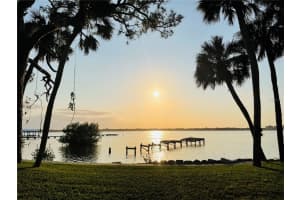 327 S Tropical Trl, MERRITT ISLAND