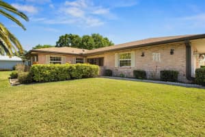 398 TROON COURT, WINTER HAVEN, FL 33884 Sold 05/09/25