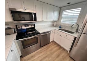 1900 ALAMANDA DRIVE, NAPLES, FL 34102 Sold 05/05/25