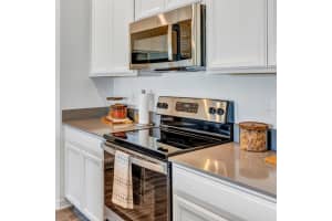 945 LAUREL VIEW WAY, GROVELAND, FL 34736 - MLS#MFRO6290451