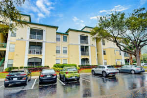8819 Dunes Ct #208, KISSIMMEE