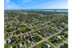 1505 4TH AVENUE, VERO BEACH, FL 32962 - MLS#MFRO6290706