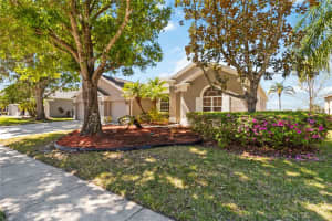330 OSPREY LAKES CIRCLE, CHULUOTA, FL 32766 Sold 05/23/25