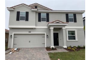 1323 Oak Crest St, DAVENPORT