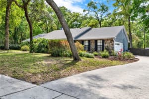 464 WHISPERING OAK LANE, APOPKA, FL 32712 Sold 04/17/25