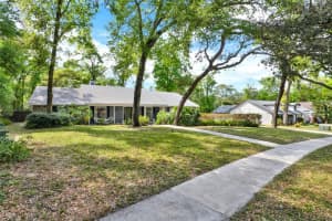 464 WHISPERING OAK LANE, APOPKA, FL 32712 Sold 04/17/25