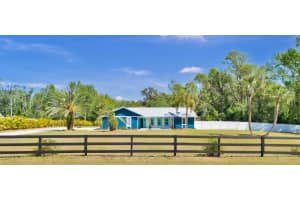 245 Country Circle Dr E, PORT ORANGE