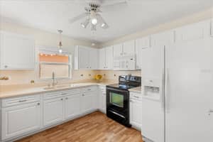 613 NUEVO LEON LANE, LADY LAKE, FL 32159 - MLS#MFRO6292618