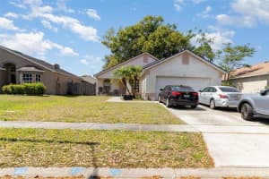 946 LITTLE CREEK ROAD, ORLANDO, FL 32825 Sold 05/07/25