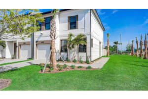 8044 GULFSTREAM COURT, LAKEWOOD RANCH, FL 34202 - MLS#MFRO6292771
