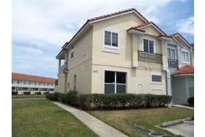 1197 S Beach Cir, KISSIMMEE