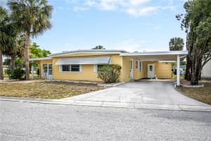 726 VIKING AVENUE, TAVARES, FL 32778 - MLS#MFRO6293357