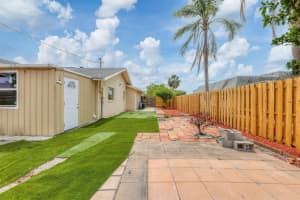 3803 PIN OAKS STREET, SARASOTA, FL 34232 Sold 10/15/25