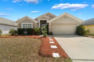640 Lady Diana Dr, DAVENPORT