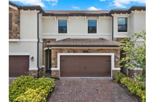 1212 Payne Stewart Dr, DAVENPORT