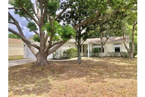 307 SANTA CLARA CIRCLE, LADY LAKE, FL 32159 - MLS#MFRO6295630
