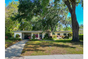 2607 LANDO LANE, ORLANDO, FL 32806 Sold 04/30/25