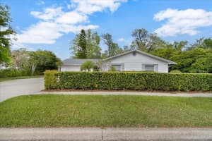 125 LARKWOOD DRIVE, SANFORD, FL 32771 Sold 04/28/25