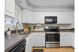 940 DOUGLAS AVENUE, ALTAMONTE SPRINGS, FL 32714 Sold 07/25/25