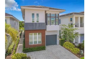 748 DESERT MOUNTAIN COURT, REUNION, FL 34747 Sold 08/28/25