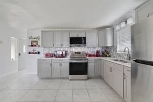 30 SUNSET CIRCLE, LAKE ALFRED, FL 33850 Sold 06/09/25