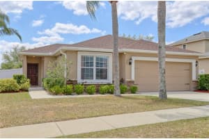 427 Highland Meadows St, DAVENPORT