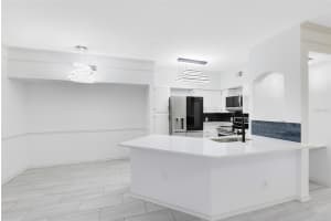 6685 QUEENS BOROUGH AVENUE, ORLANDO, FL 32835 - MLS#MFRO6296973