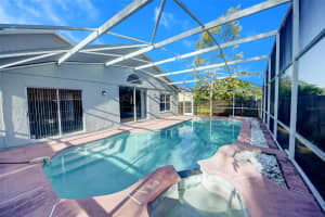 8812 KENSINGTON COURT, KISSIMMEE, FL 34747 - MLS#MFRO6297001
