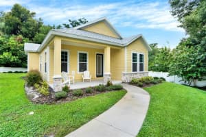 967 Azalea Walk Cir, DELAND