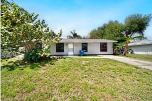 682 De Groodt Rd Sw, PALM BAY