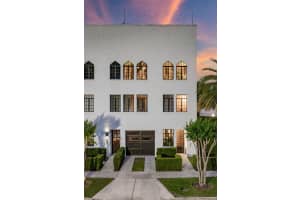 609 RIDGEWOOD STREET, ORLANDO, FL 32803 Sold 06/30/25